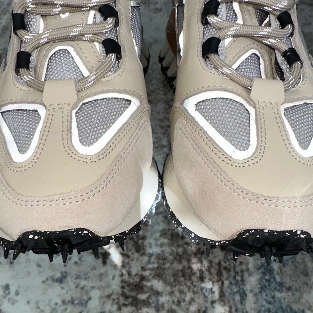 Bronx dad platform trainer Beige and‎ White Sneakers womens 7.5